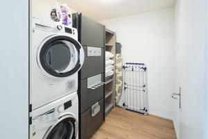 Exklusive 2,5 Zimmer Wohnung的厨房或小厨房