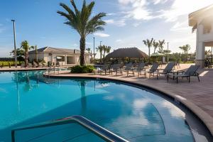 Бассейн в Storey Lake home close to Disney and other parks или поблизости