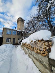 Guest House Ketevan Niguriani durante l'inverno