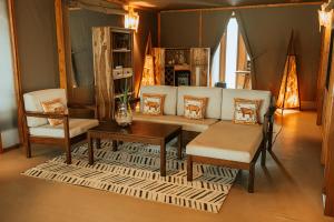 Posezení v ubytování Soroi Luxury Migration Camp