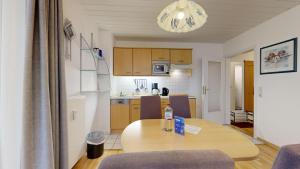 Kuchyň nebo kuchyňský kout v ubytování Apartmenthaus Binzer Sterne Haus 1