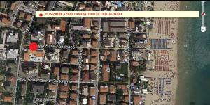 聖貝內代托德爾特龍托的住宿－Appartamento San Francesco 15，城市地图,有房屋和街道