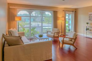 Φωτογραφία από το άλμπουμ του A Sunshine State of Mind σε North River Shores