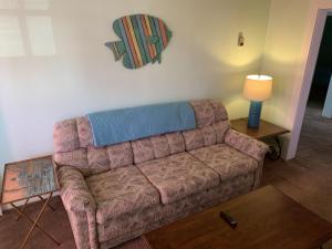 A seating area at Cozy Historic Beach House in Ocean View cottage