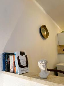 Knihovna v apartmánu + 36 fotografií
