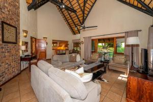 Posezení v ubytování Kruger Park Lodge Unit No. 246
