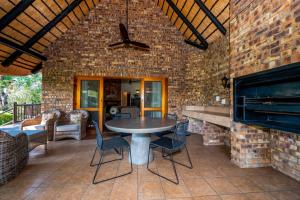 Posezení v ubytování Kruger Park Lodge Unit No. 246