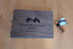 Certifikát, hodnocení, plakát nebo jiný dokument vystavený v ubytování Ferienwohnung Haus Waldblick