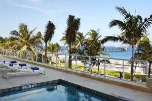 Gallery image of Royal Blues Hotel in Deerfield Beach