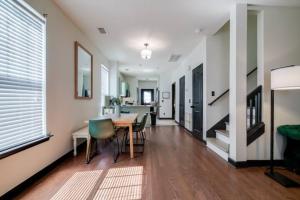 Fotografie z fotogalerie ubytování Tupelo Two Story - Near Savannah, I95, and Airport (Sleeps 8) v destinaci Savannah