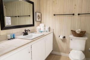 Gallery image of Rustic Charm with Ocean Front Views 3rd Floor in Pawleys Island