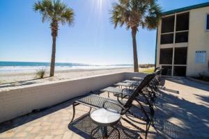 Gallery image of Rustic Charm with Ocean Front Views 3rd Floor in Pawleys Island