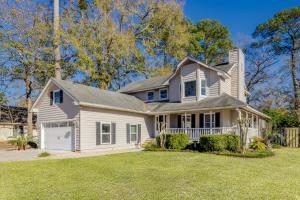 a white house with a gambrel roof at Pooler Praline - 5BR - Sleeps 12 (Close to Savannah & Airport) in Savannah