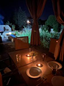 Zahrada ubytování "Landhaus Thuner Heide" mit Kamin, Whirlpool & Feuerstelle