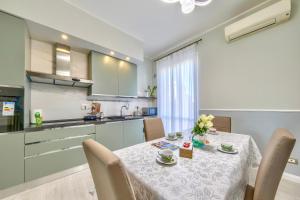 Kuchyň nebo kuchyňský kout v ubytování T&F HOUSE