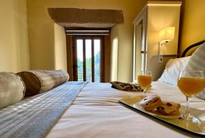 Katil atau katil-katil dalam bilik di Derbyshire Cottage for 4, 1 hour per day private pool use