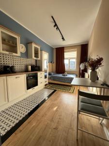 Kuchyňa alebo kuchynka v ubytovaní Perfect Stay - "Apartament Zamkowy" - parking place