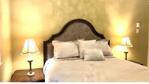En eller flere senge i et værelse på Angel 2D