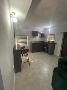Una cocina o cocineta en Plot 100