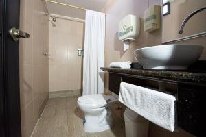 Koupelna v ubytování Hotel Plaza Victoria