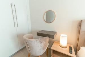 Fotografie z fotogalerie ubytování Designer Stay 100sqm, Wood & Marble , 5min to Sea v destinaci Platánion