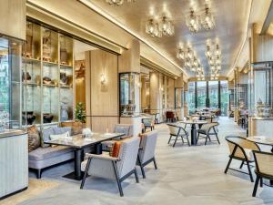 迈美平洲际酒店餐厅或其他用餐的地方