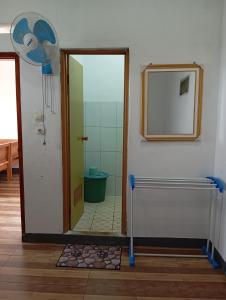 Koupelna v ubytování Hazza syaria homestay