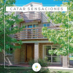ein Bild eines Hauses mit den Worten Gartenarbeit in der Unterkunft Catar Sensaciones in Chacras de Coria