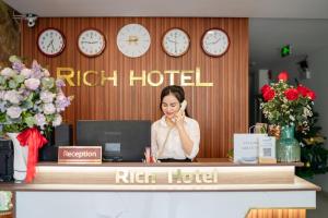 Hosté ubytování Rich Hotel