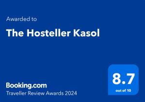 una caja de texto azul con el anfitrión Kassol en The Hosteller Kasol en Kasol
