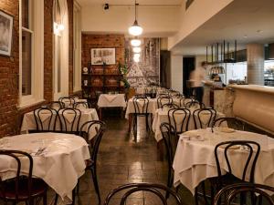 Restaurace v ubytování InterContinental Melbourne The Rialto by IHG