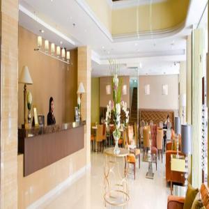 Nápoje v ubytování Royal Garden Hotel