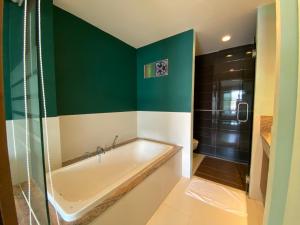 Ένα μπάνιο στο Siam Triangle Hotel Chiang Sean