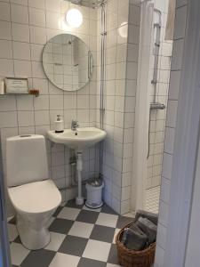 Koupelna v ubytování Kroksta Gård