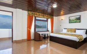 Summit Sherpa Mountain Hotel & Spa客房内的一张或多张床位