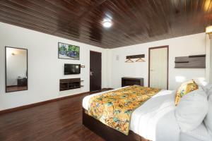 Summit Sherpa Mountain Hotel & Spa客房内的一张或多张床位
