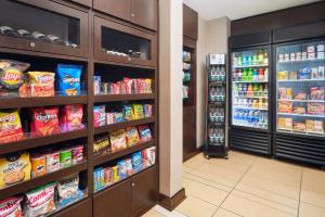 Ein Supermarkt oder andere Läden im Hotel oder in der Nähe