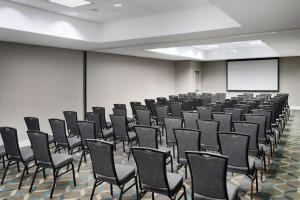 Der Geschäftsbereich oder Konferenzraum in der Unterkunft Residence Inn by Marriott Fort Myers at I-75 and Gulf Coast Town Center