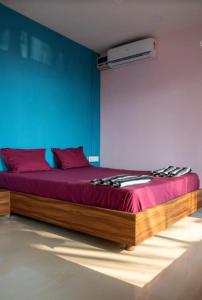 Ένα ή περισσότερα κρεβάτια σε δωμάτιο στο COCKS TOWN