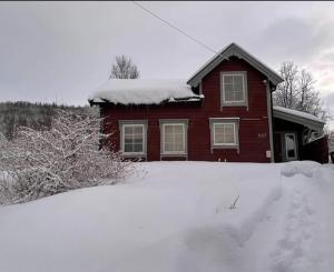 Det røde huset på Vågnes en invierno