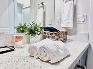 Koupelna v ubytování Si & Daniel Home Near YVR Airport & Skytrain Separate Entry Free Parking