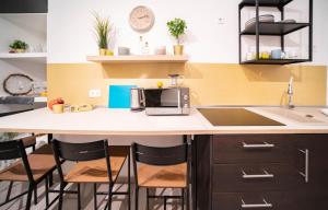 Kitchen o kitchenette sa Free Parking -Corvin Palace Residence-3BDRM,6ppl,Wifi,AC