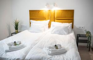 Posteľ alebo postele v izbe v ubytovaní Free Parking -Corvin Palace Residence-3BDRM,6ppl,Wifi,AC
