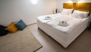 Posteľ alebo postele v izbe v ubytovaní Free Parking -Corvin Palace Residence-3BDRM,6ppl,Wifi,AC