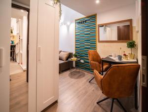 Posedenie v ubytovaní Free Parking -Corvin Palace Residence-3BDRM,6ppl,Wifi,AC