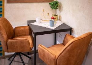 Posedenie v ubytovaní Free Parking -Corvin Palace Residence-3BDRM,6ppl,Wifi,AC