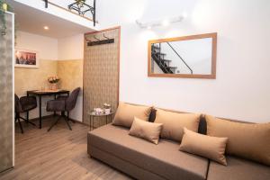Posedenie v ubytovaní Free Parking -Corvin Palace Residence-3BDRM,6ppl,Wifi,AC