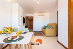 Istumisnurk majutusasutuses #152 T1 Falésia by Home Holidays