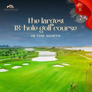 el campo de golf de hoyos más grande del norte en Paradise Suites Hotel, en Ha Long