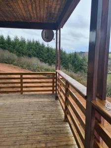 Balkón nebo terasa v ubytování Chalet au coeur du parc du Morvan - Moux-en-Morvan